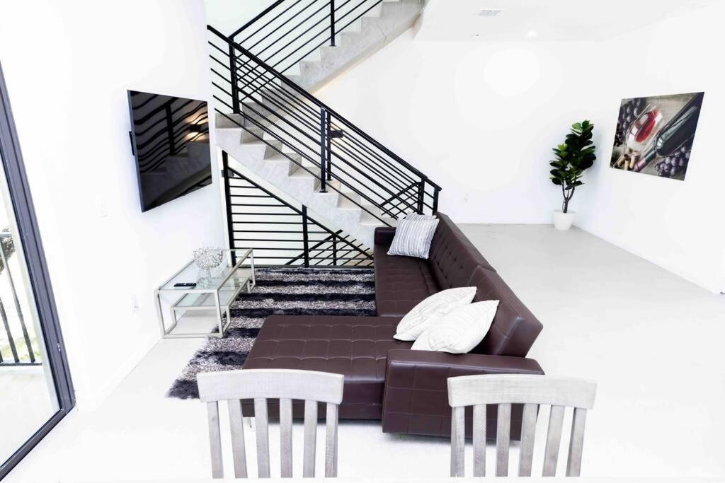 Huge 4 Bedroom Townhouse W/ Private Rooftop & Bbq 마이애미 외부 사진