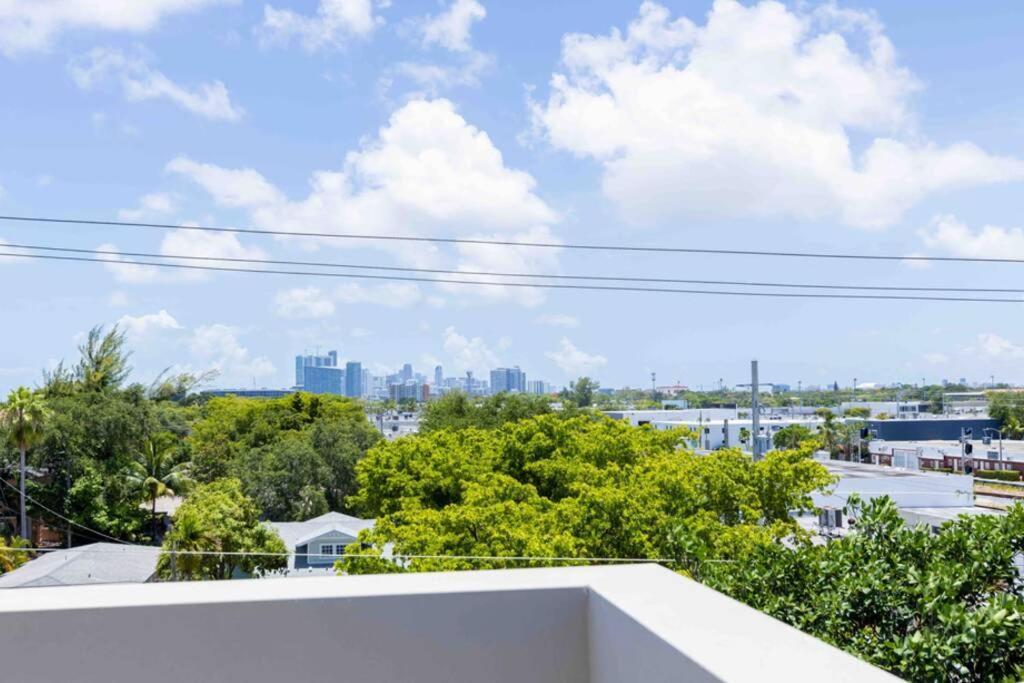 Huge 4 Bedroom Townhouse W/ Private Rooftop & Bbq 마이애미 외부 사진