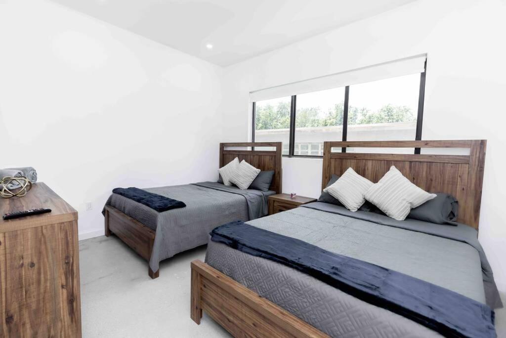 Huge 4 Bedroom Townhouse W/ Private Rooftop & Bbq 마이애미 외부 사진