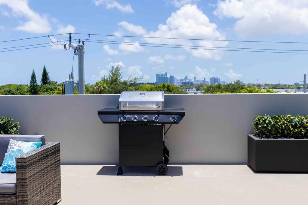 Huge 4 Bedroom Townhouse W/ Private Rooftop & Bbq 마이애미 외부 사진